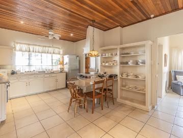4 Bedroom House For Sale in Amanzimtoti