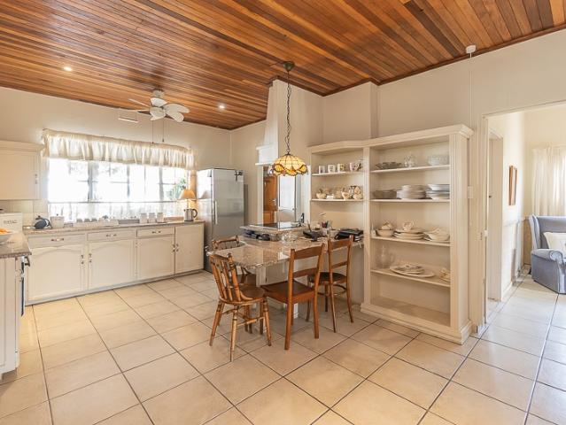 4 Bedroom House For Sale in Amanzimtoti