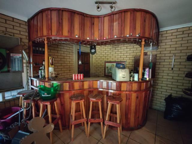 4 Bedroom House For Sale in Anzac