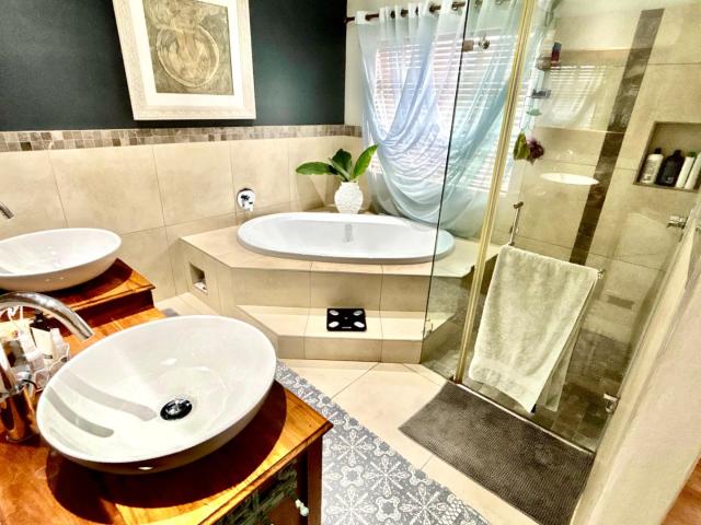 4 Bedroom House For Sale in Annlin
