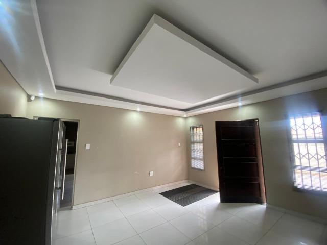 4 Bedroom House For Sale in Aerorand