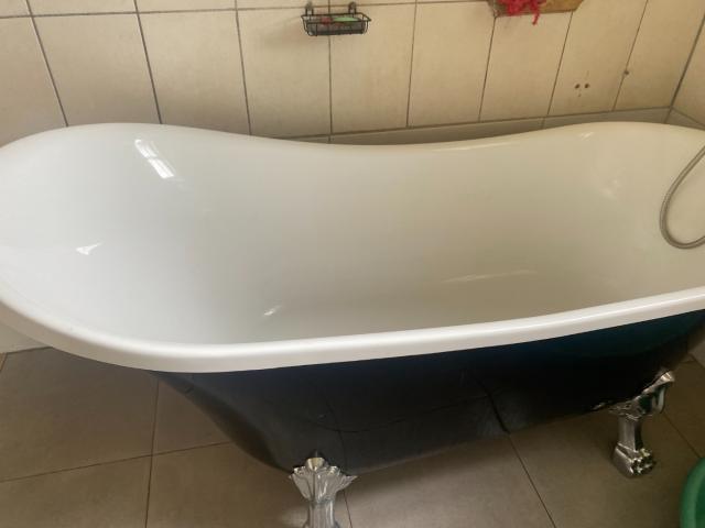 4 Bedroom House For Sale in Aerorand