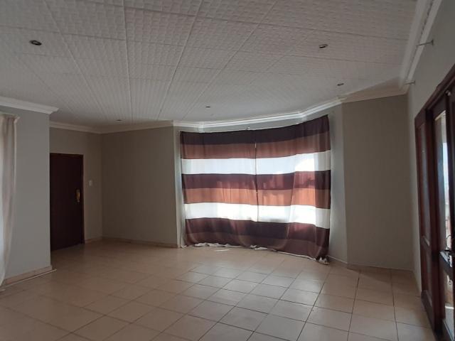 4 Bedroom House For Sale in Aerorand