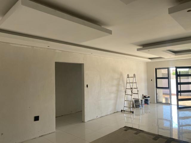 4 Bedroom House For Sale in Aerorand