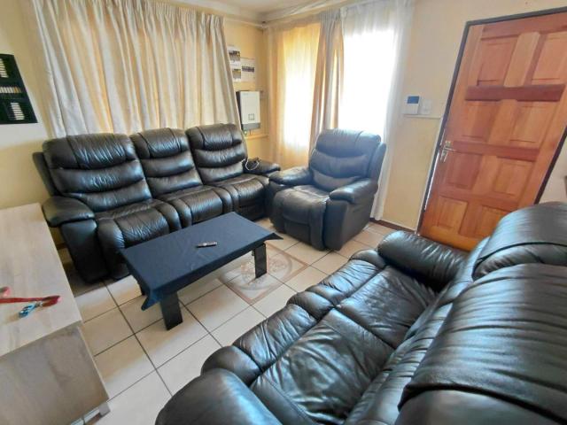 4 Bedroom House For Sale in African Jewel