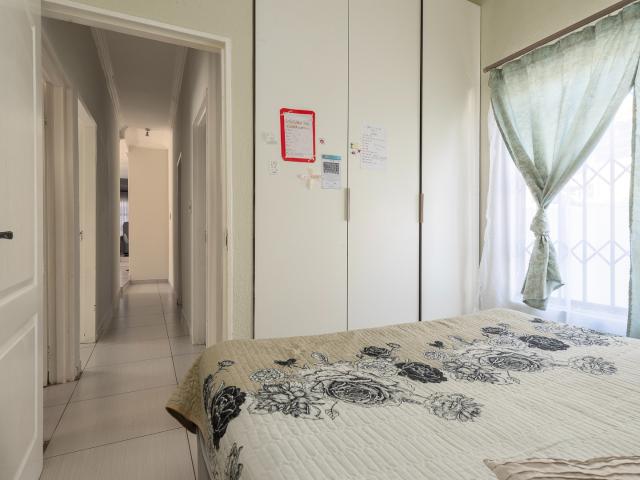 4 Bedroom House For Sale in Alveda