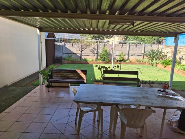4 Bedroom House For Sale in Alberton Central