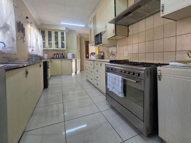 4 Bedroom House For Sale in Albertsdal