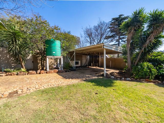 4 Bedroom House For Sale in Alberante