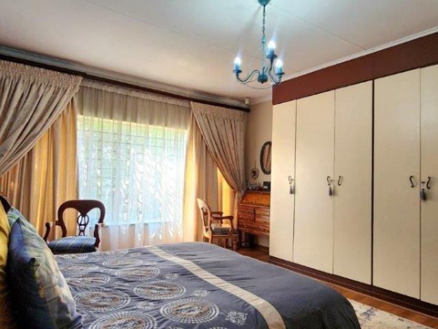4 Bedroom House For Sale in Alberante