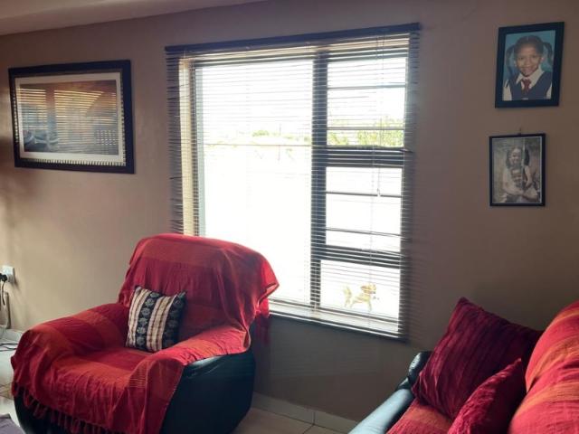4 Bedroom House For Sale in Aloevale