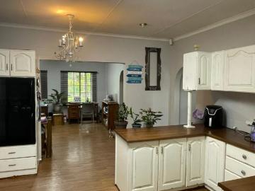 4 Bedroom House For Sale in Aquapark
