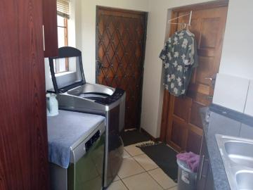 4 Bedroom House For Sale in Aquapark