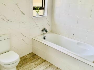 4 Bedroom House For Sale in Arborpark