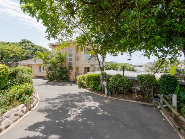 4 Bedroom House For Sale in Athlone Park