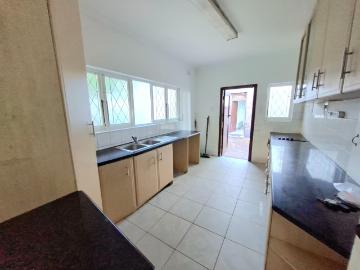 4 Bedroom House For Sale in Athlone Park