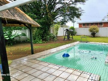 4 Bedroom House For Sale in Athlone Park