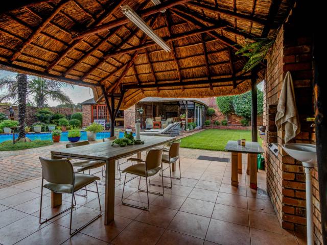 4 Bedroom House For Sale in Atlasville