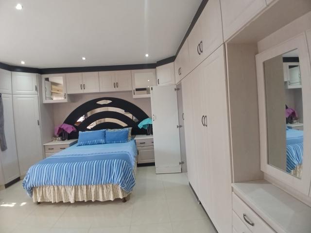 4 Bedroom House For Sale in Avoca