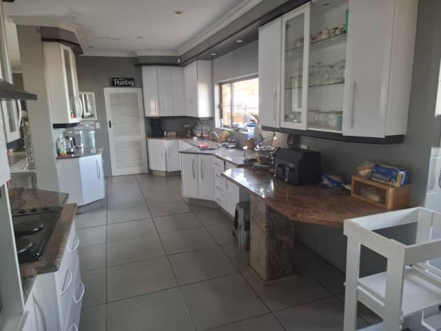 4 Bedroom House For Sale in Boksburg West