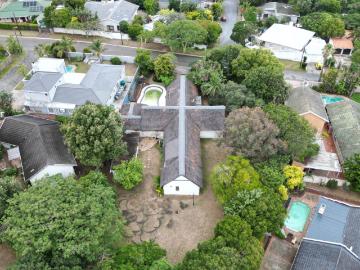 4 Bedroom House For Sale in Bonza Bay
