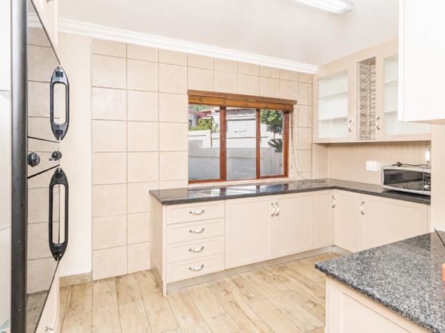 4 Bedroom House For Sale in Boschdal