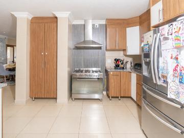 4 Bedroom House For Sale in Boschdal