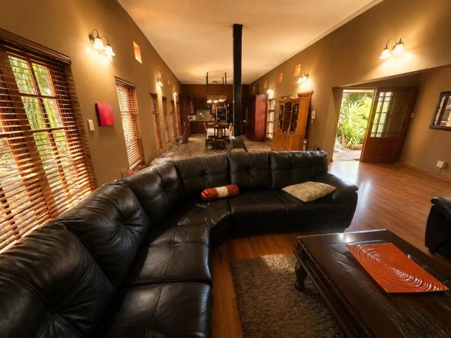 4 Bedroom House For Sale in Baysvalley