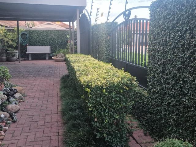 4 Bedroom House For Sale in Baillie Park
