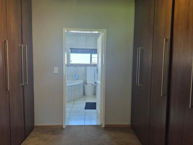 4 Bedroom House For Sale in Baillie Park