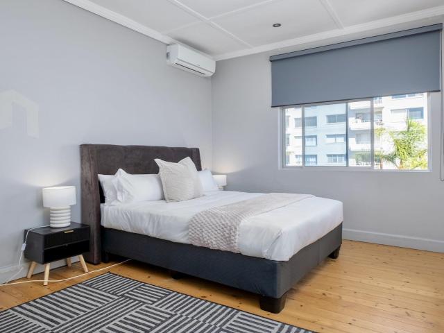 4 Bedroom House For Sale in Bantry Bay
