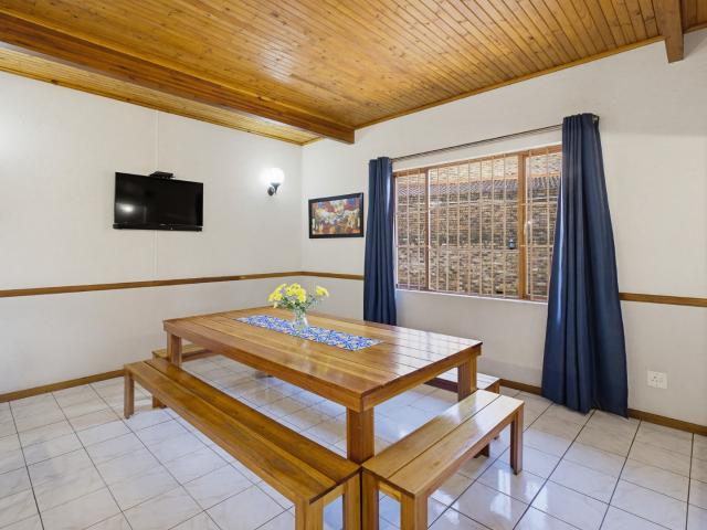 4 Bedroom House For Sale in Bartlett