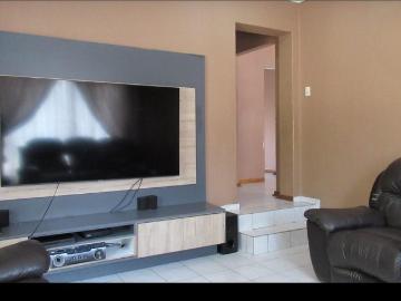 4 Bedroom House For Sale in Bassonia