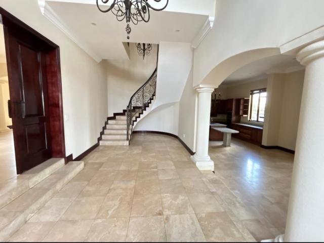 4 Bedroom House For Sale in Bassonia