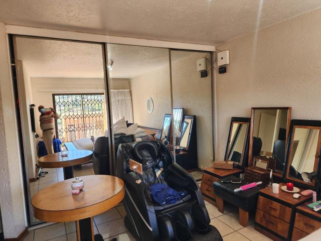 4 Bedroom House For Sale in Bassonia