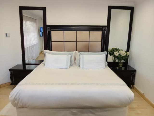 4 Bedroom House For Sale in Bassonia
