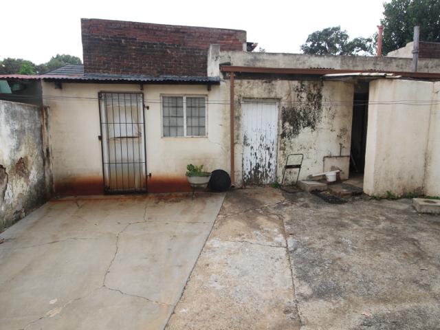 4 Bedroom House For Sale in Bezuidenhout Valley
