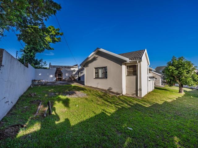 4 Bedroom House For Sale in Beacon Bay