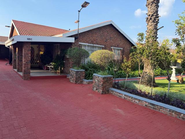 4 Bedroom House For Sale in Bedelia