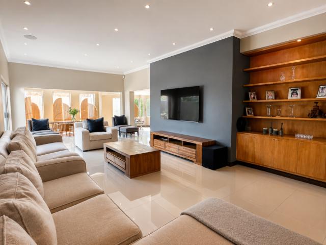 4 Bedroom House For Sale in Bedfordview