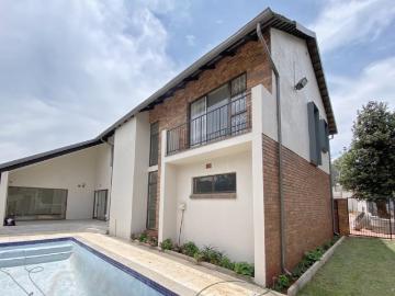 4 Bedroom House For Sale in Bedfordview