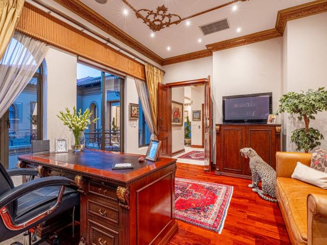4 Bedroom House For Sale in Bedfordview