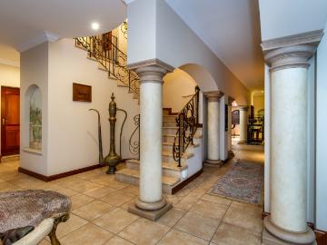 4 Bedroom House For Sale in Bedfordview