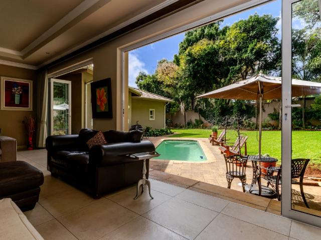4 Bedroom House For Sale in Bedfordview