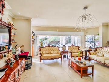 4 Bedroom House For Sale in Bedfordview
