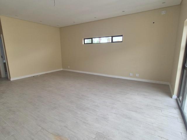 4 Bedroom House For Sale in Bedfordview