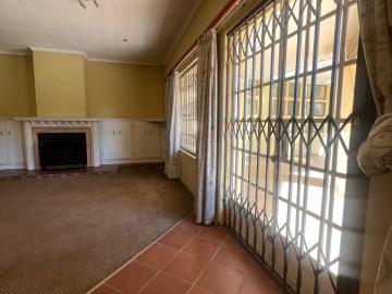 4 Bedroom House For Sale in Bedfordview