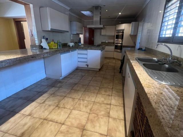 4 Bedroom House For Sale in Bedfordview
