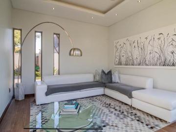 4 Bedroom House For Sale in Bedfordview