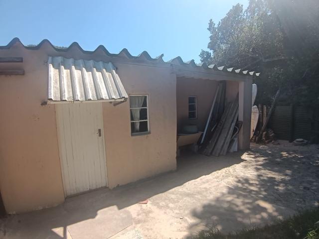 4 Bedroom House For Sale in Begha